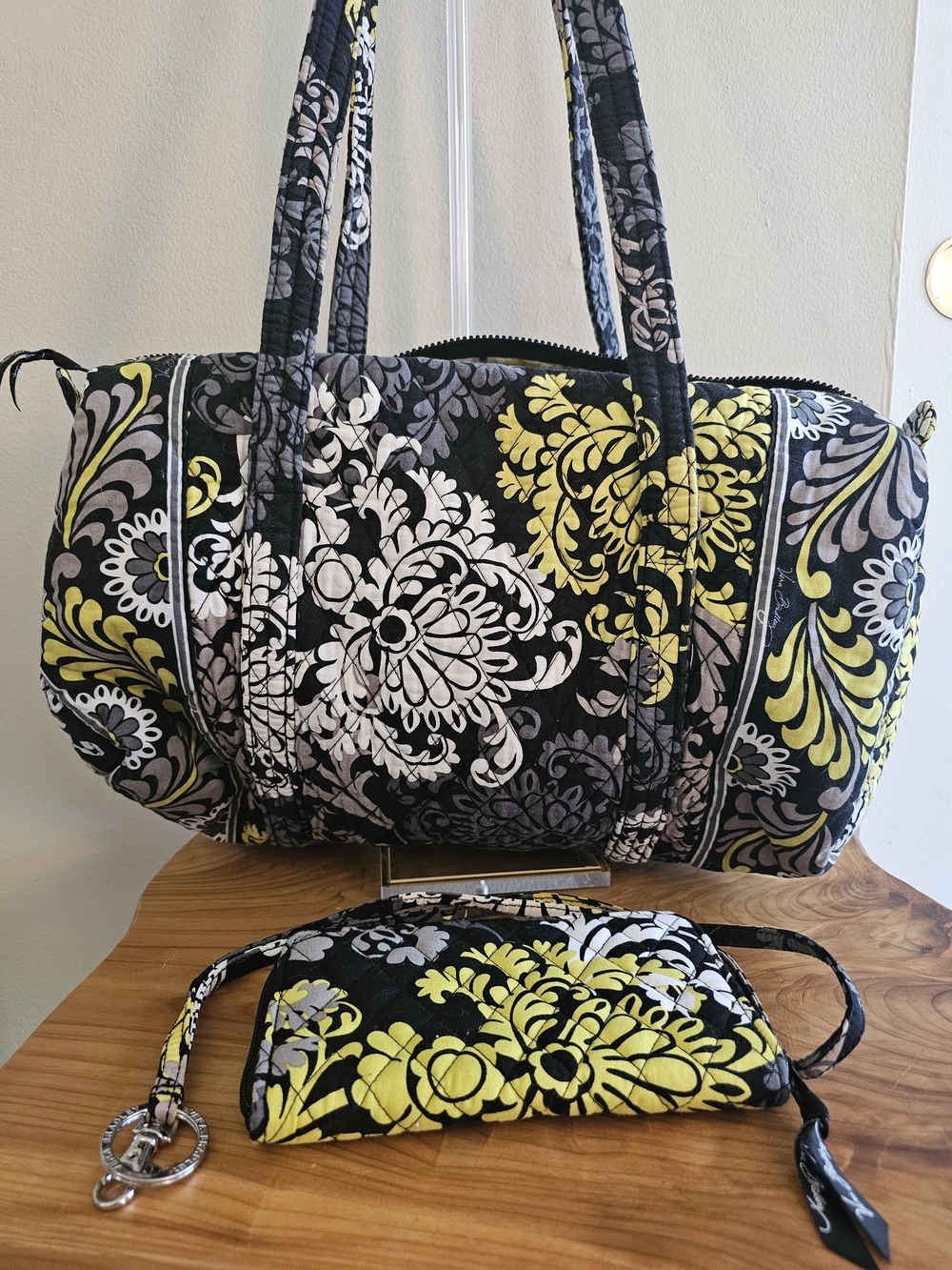 3 Piece Vera Bradley- Black, Yellow & Cream Quilted Barrel Tote with Wristlet - Picture 6 of 8